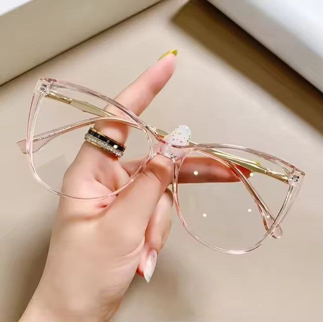 Vera Vintage Gradient Cat Eye Glasses